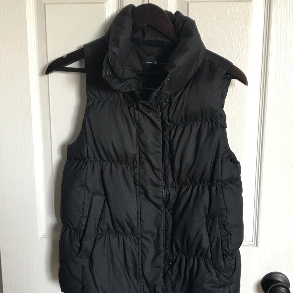 GAP- black, down vest